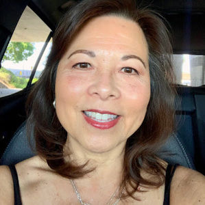 Meet your Posher, Denise